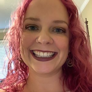 Meet your Posher, Whitney